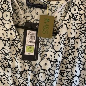 Size: M With tag on it never worned